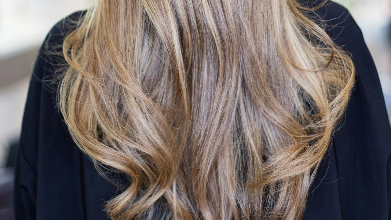 7 Model Rambut Wanita Panjang Lurus, Inspirasi dari Sandra Dewi hingga Titi Kamal