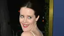 Claire Foy berpose saat menghadiri pemutaran perdana film "Women Talking" di Teater Samuel Goldwyn di Los Angeles, Beverly Hills, California pada Kamis, 17 November 2022. Claire Foy tampil elegan dengan memilih gaun off-shoulder hitam dan putih. (Jerod Harris/Getty Images/AFP)