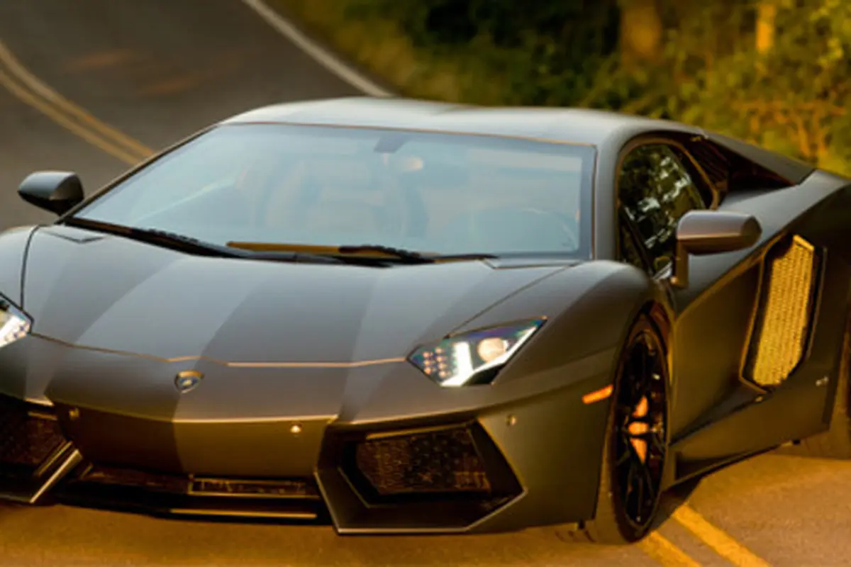 Lamborghini Aventador dalam Transformer 4 (Michael bay)