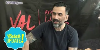 Soal hubungan asmara Valerie Thomas, Jeremy Thomas tidak mau terlalu ikut campur. Ia mengaku hanya memberikan beberapa pesan pada anaknya.