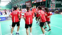 Polytron Superliga Junior 2025 memasuki partai puncak. Babak semifinal yang berlangsung di GOR Djarum Kudus pada Sabtu (20/9/2025), memastikan dominasi dua kekuatan besar, Taqi Arena dan Djarum. (Bola.com/Polytron Superliga Junior 2025)