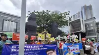 Kelompok massa tergabung dalam Forum Pemuda Nusantara (FPN) menggelar aksi damai bela NKRI tolak isu-isu reformasi di depan Polda Metro Jaya dan Mabes Polri. (Ist)