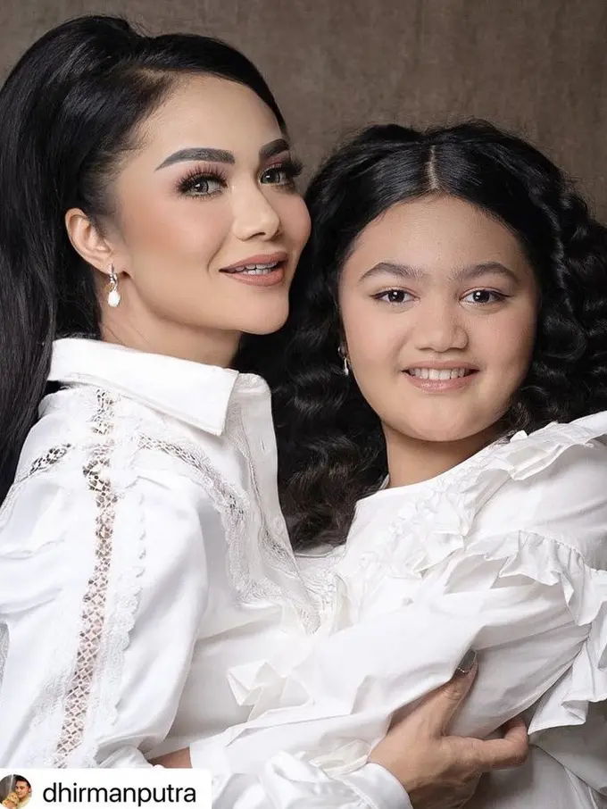 Potret Krisdayanti dan Amora Tampil Serasi bak Sahabat