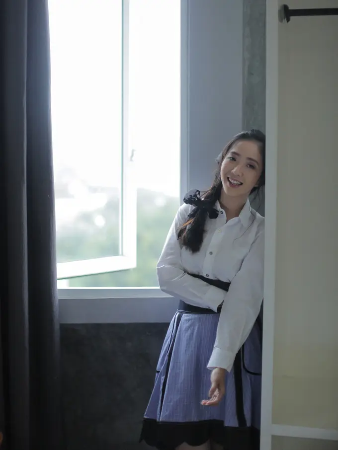 wanita januari sikap tersenyum