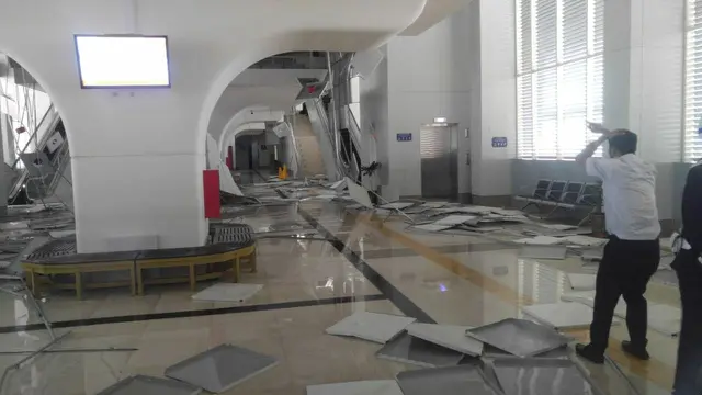 Fasilitas Stasiun LRT Palembang Rusak Parah Dihantam Hujan Deras