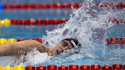 Penampilan perenang Italia, Gregorio Paltrinieri, pada kejuaraan renang LEN European di Netanya, Israel, Kamis (3/12/2015). (EPA/Abir Sultan)