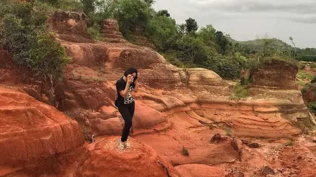 3. Tanarara/Tana Merah di Matawai Lapau