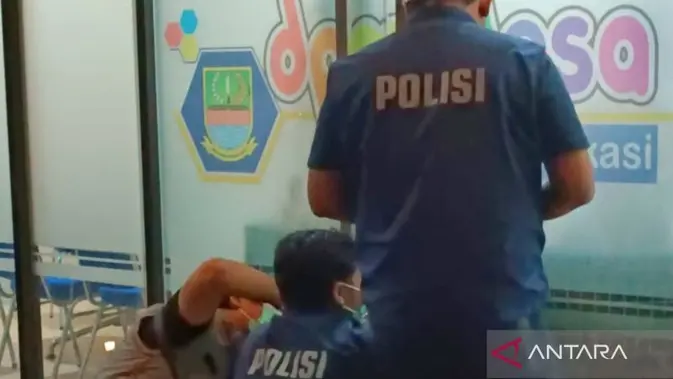 Duduk Perkara Ruangan Bupati Bekasi Disegel dan Digembok Sekelompok Orang