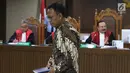 Terdakwa korupsi pembangunan gedung IPDN Budi Rachmat Kuniawan saat sidang putusan di Pengadilan Tipikor, Jakarta, Jumat (26/7/2019). Budi terbukti bersalah melakukan korupsi proyek pembangunan kampus IPDN di Kabupaten Agam, dan Kabupaten Rokan Hilir, Riau. (Liputan6.com/Helmi Fithriansyah)
