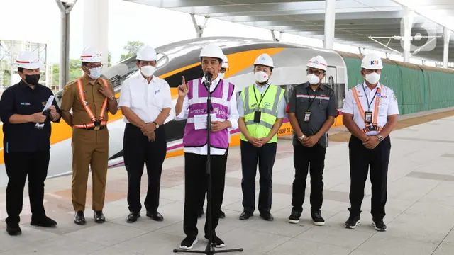 Presiden Jokowi Tinjau Proyek Kereta Cepat Jakarta-Bandung