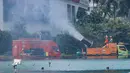 Sekitar 4 ribu liter air berbentuk kabut disemprotkan untuk menurunkan polutan, terutama PM2.5 di udara. (merdeka.com/Arie Basuki)