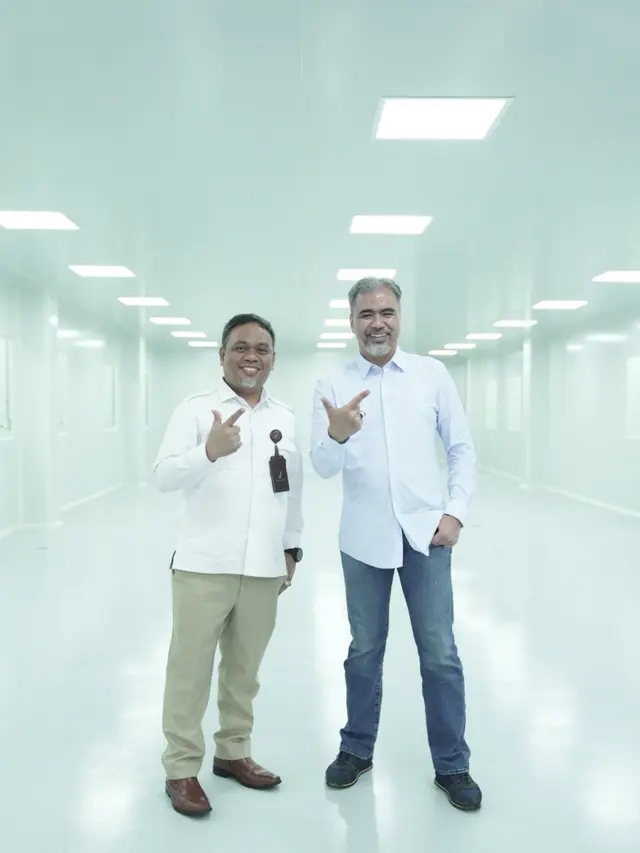 Sukriadi Darma dan Michael Simon. (Foto: Dok. Koleksi Pribadi Michael Simon)