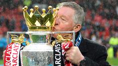 Sir Alex Ferguson membesut Manchester United total selama 26 tahun. Telah banyak pemain yang didatangkannya hingga ia pensiun pada akhir musim 2012/2013. Tercatat ada 5 pemain yang didatangkannya di masa-masa akhir ia menangani Setan Merah. Siapa dan di mana kini? (AFP/Andrew Yates)