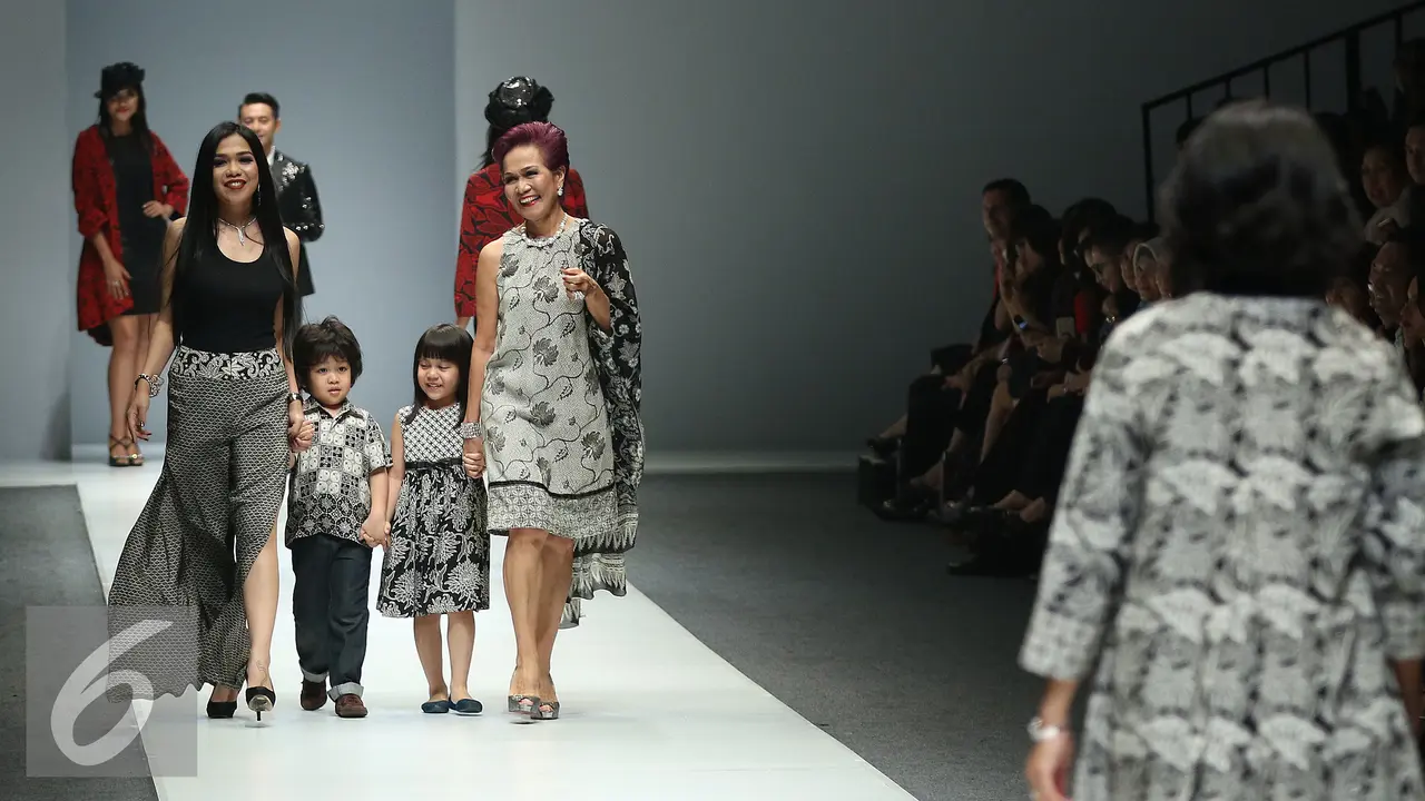 20151030-Jakarta Fashion Week 2016-Miranda Goeltom