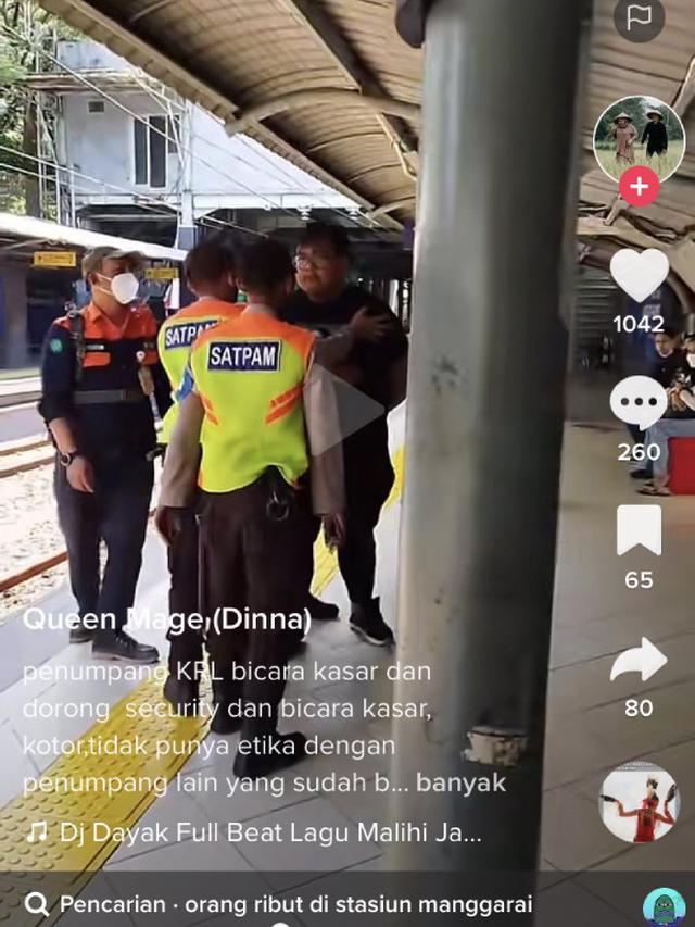 Viral Video Pria Mengamuk di Stasiun Manggarai. Ternyata Pria Gempal yang Ngamuk Itu Sudah Sering Buat Onar dan Mengamuk di Mana Pun. (Sumber: TikTok)