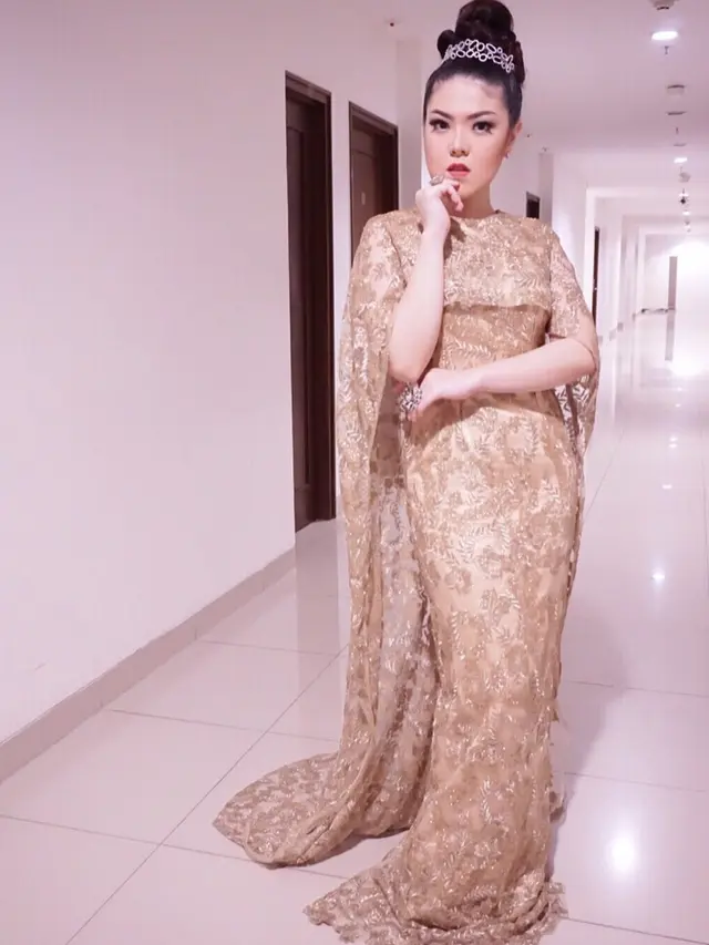 [Bintang] Tina Toon