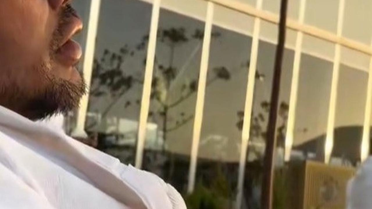 Potret Haru Ivan Gunawan Jalani Wukuf, Bagikan Momen Bersejarah hingga Sunset di Arafah