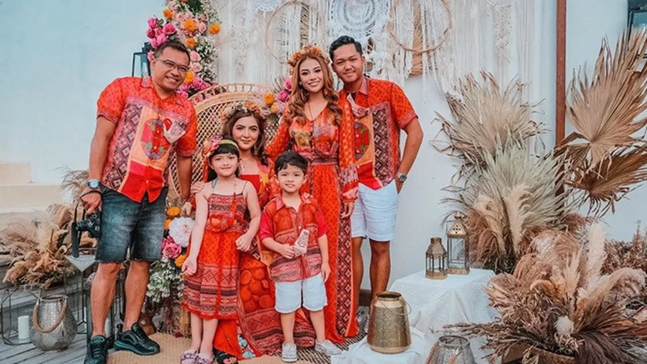 10 Potret Perayaan Ulang Tahun Ashanty Bertema Bohemian, Meriah Banget