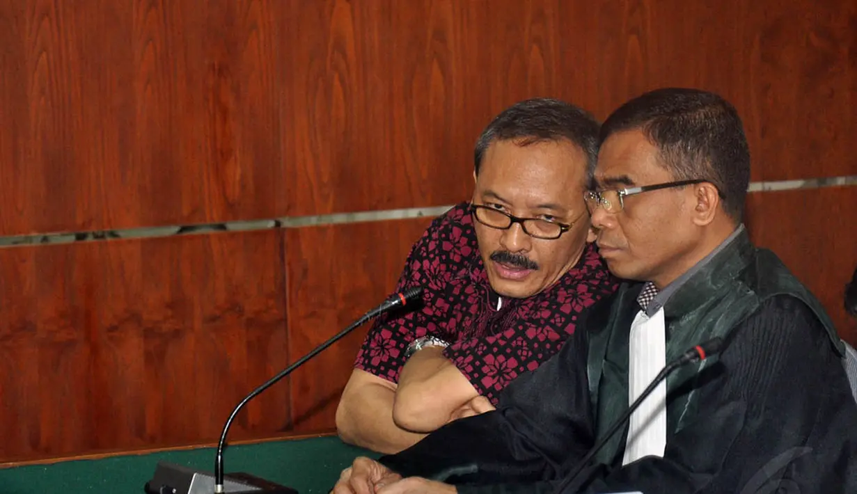 Terdakwa dugaan korupsi pembangunan Dermaga Sabang Heru Sulaksono  di Pengadilan Tipikor Jakarta, Kamis (2/10) (Liputan6.Com/Miftahul Hayat) 