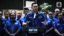 Ketua Umum Partai Demokrat Agus Harimurti Yudhoyono (AHY) menyoroti sejumlah isu politik terbaru dalam jumpa pers awal tahun di DPP Partai Demokrat, Jakarta, Kamis (12/1/2023). AHY berharap tahapan pemilu bisa berjalan dengan lancar hingga 2024. Dia juga meminta agar KPU dan Bawaslu bisa menjalankan amanah sebagai penyelenggara pemilu dengan independen dan netral. (Liputan6.com/Faizal Fanani)