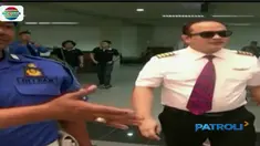 Sempat menolak menjalani pemeriksaan dengan alasan lelah, tersangka mengaku telah menghisap sabu di Malaysia sebelum terbang ke Batam.