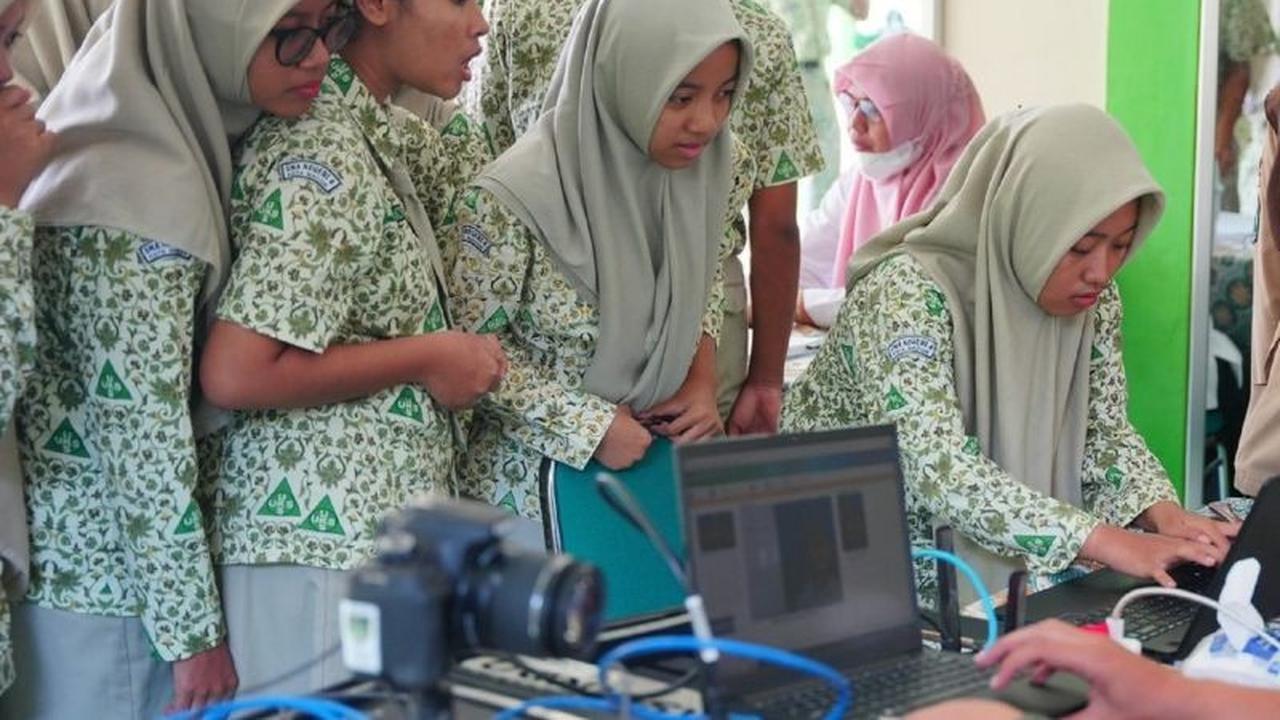 Hanya 5 Menit! Dispendukcapil Madiun Gencarkan Perekaman e-KTP di Sekolah dan Kelurahan untuk Percepat Target