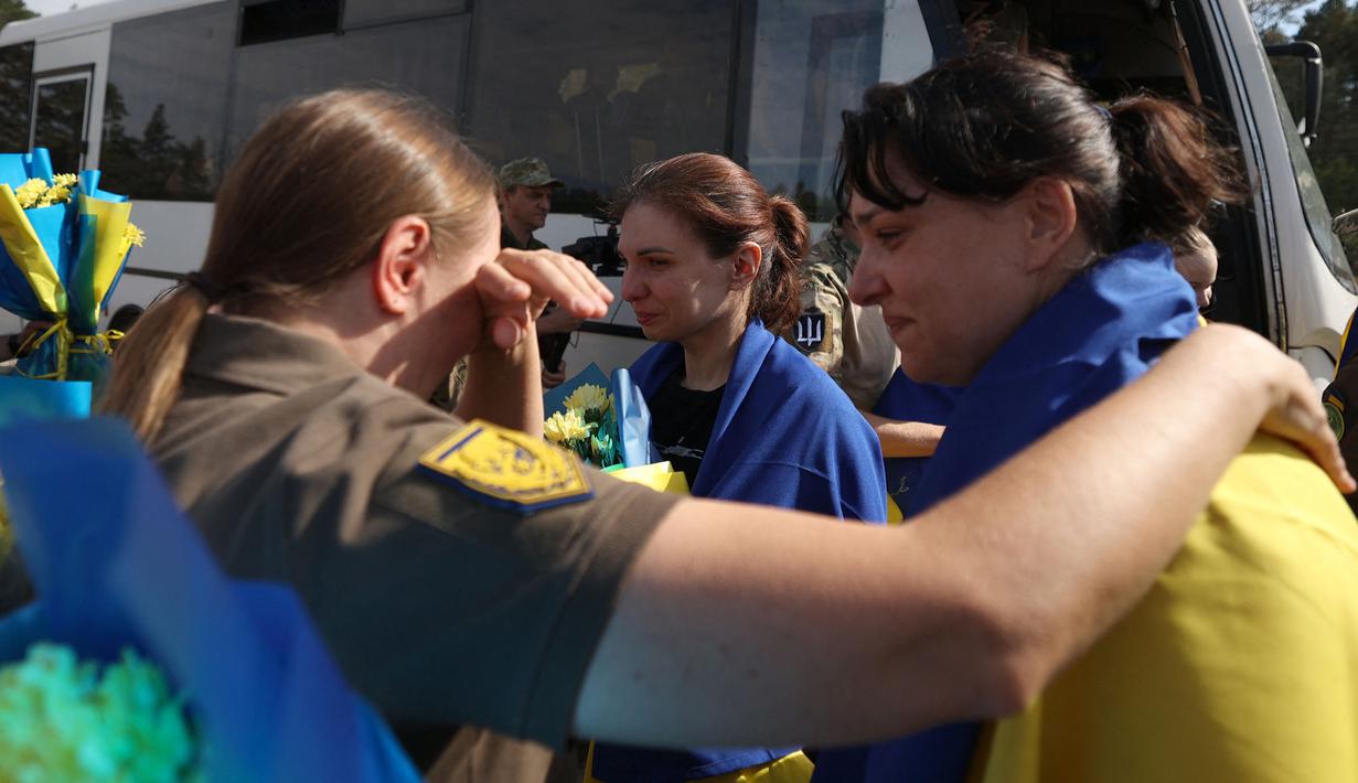 Presiden Volodymyr Zelenskiy pada Jumat (13/9/2024) mengatakan, Ukraina telah mengamankan pembebasan 49 orang dari tahanan Rusia dalam pertukaran tahanan terbaru dengan Moskow. (Anatolii STEPANOV/AFP)