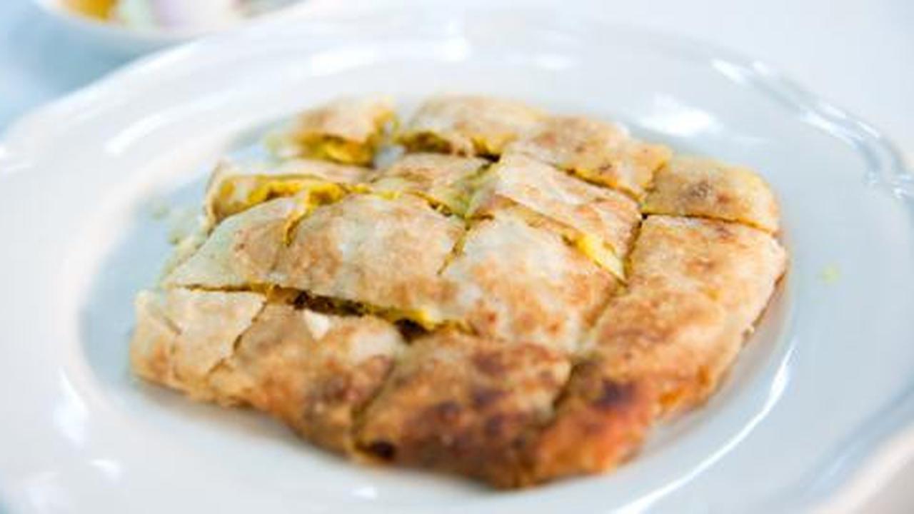 Satu bungkus martabak menjadi sepeda motor