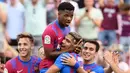 Ansu Fati. Sayap kiri yang kini memasuki musim ke-3 bersama Barcelona telah mencetak 3 gol dan 31 assist di Liga Spanyol musim ini. Gol pertamanya dibuat di pekan ke-7, (26/9/2021) ke gawang Levante saat berusia 18 tahun 10 bulan dan 26 hari. Hasil akhir Barcelona menang 3-0. (AFP/Lluis Gene)