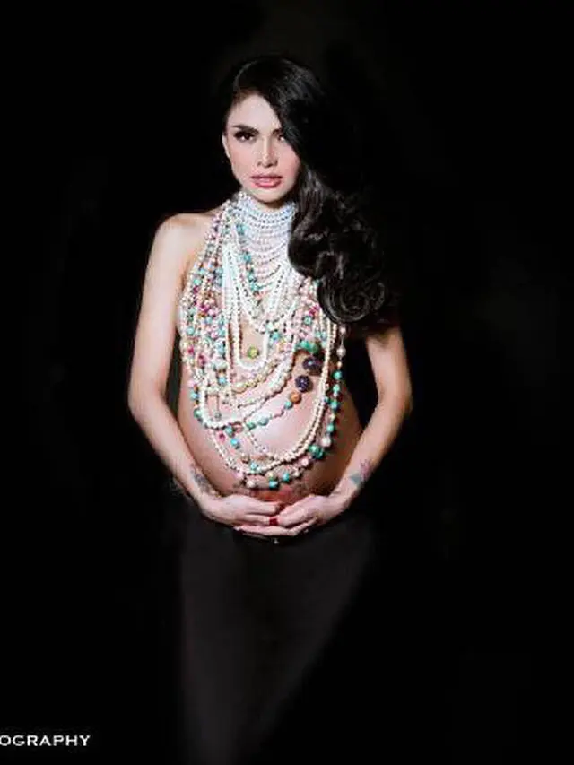 Nikita Mirzani maternity shoot (Instagram/nikitamirzanimawardi_172)