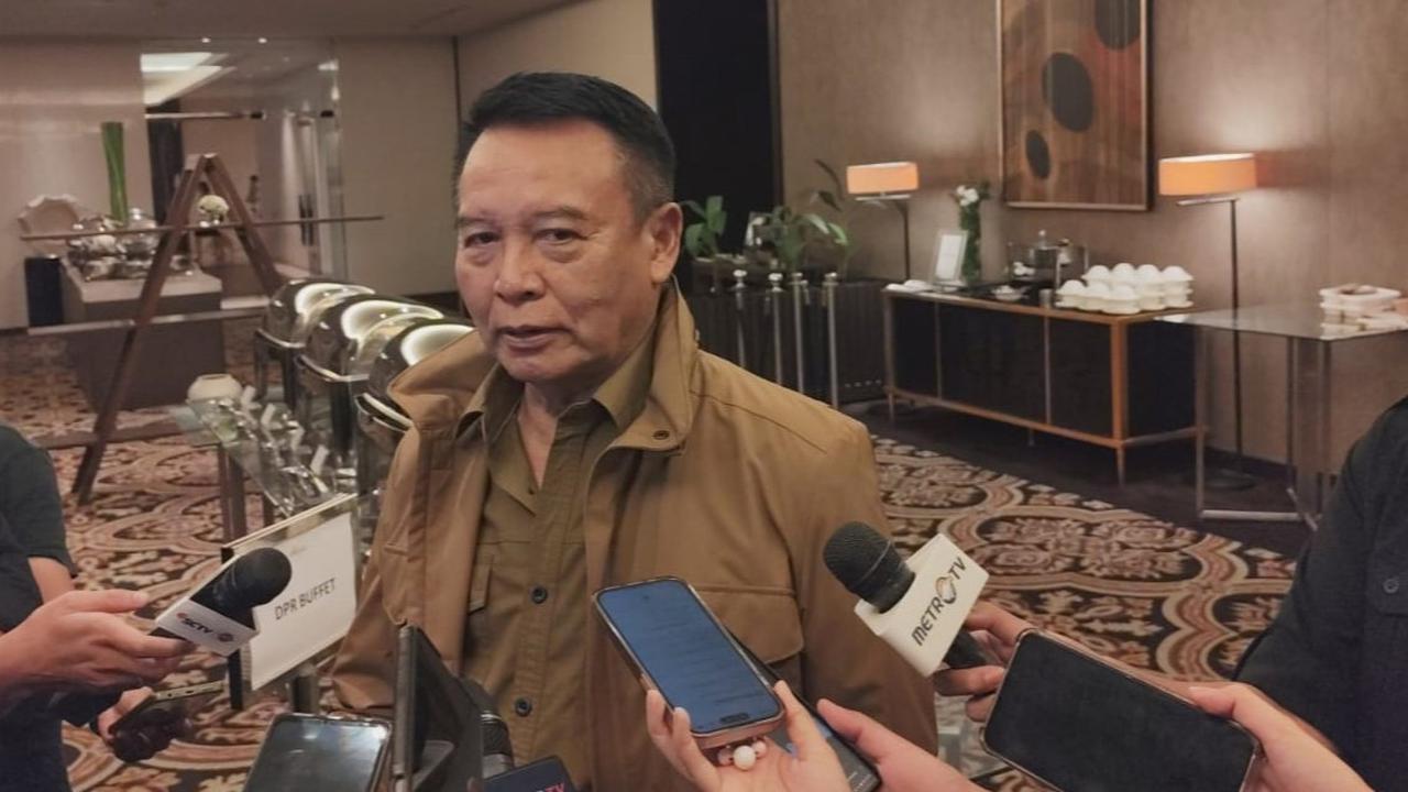 VIDEO: Hasanuddin PDIP Tegas di RUU TNI Baru Prajurit Aktif Tetap Dilarang Berpolitik & Bisnis