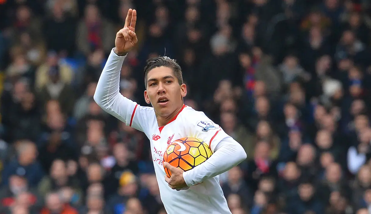 Pemain lincah Liverpool, Roberto Firmino mencetak satu gol saat timnya menang atas tuan rumah Crystal Palace pada lanjutan Liga Inggris pekan ke-29.  (AFP/Glyn Kirk)