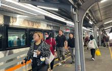 Puluhan Ribu Penumpang Padati Stasiun Daop 9 Jember Jelang Libur Panjang
