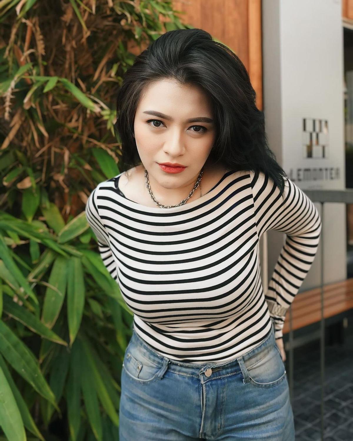 7 Potret Terbaru Nathalie Holscher Berambut Pendek, Makin Cocok dengan Gaya Tomboi - Makin Swag