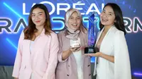 Tiga mahasiswi ITB (ki-ka): Priscilla A. Napitupulu, Saskia Febriend, dan Clara Sinaga, yang tergabung dalam Tim Maya akan jadi wakil Indonesia di final L'Oreal Brainstorm 2024 di London, Inggris. (dok. L'Oreal Indonesia)