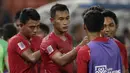Bek Timnas Indonesia, Hansamu Yama, tampak kecewa usai dikalahkan Thailand pada laga Piala AFF 2018 di Stadion Rajamangala, Bangkok, Sabtu (17/11). Thailand menang 4-2 dari Indonesia. (Bola.com/M. Iqbal Ichsan)
