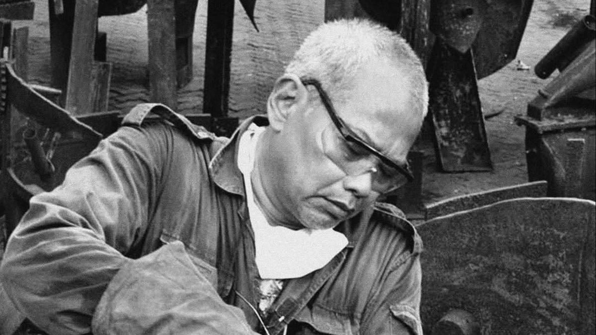 Maestro Teguh Ostenrik Bikin 2 Patung Permanen, Akui Seni Jembatan Antara Tradisi dan Modernitas