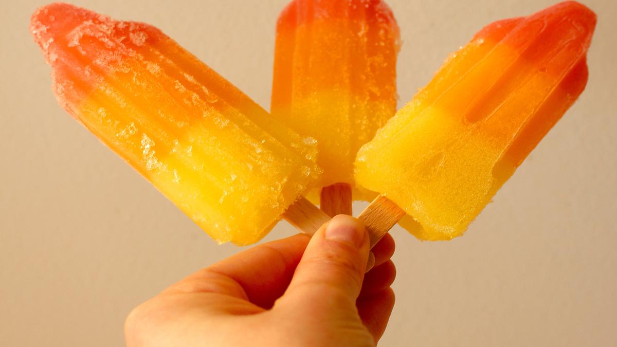 8 Cara Membuat Es Lilin Ala Rumahan, Kekinian dan Menyegarkan