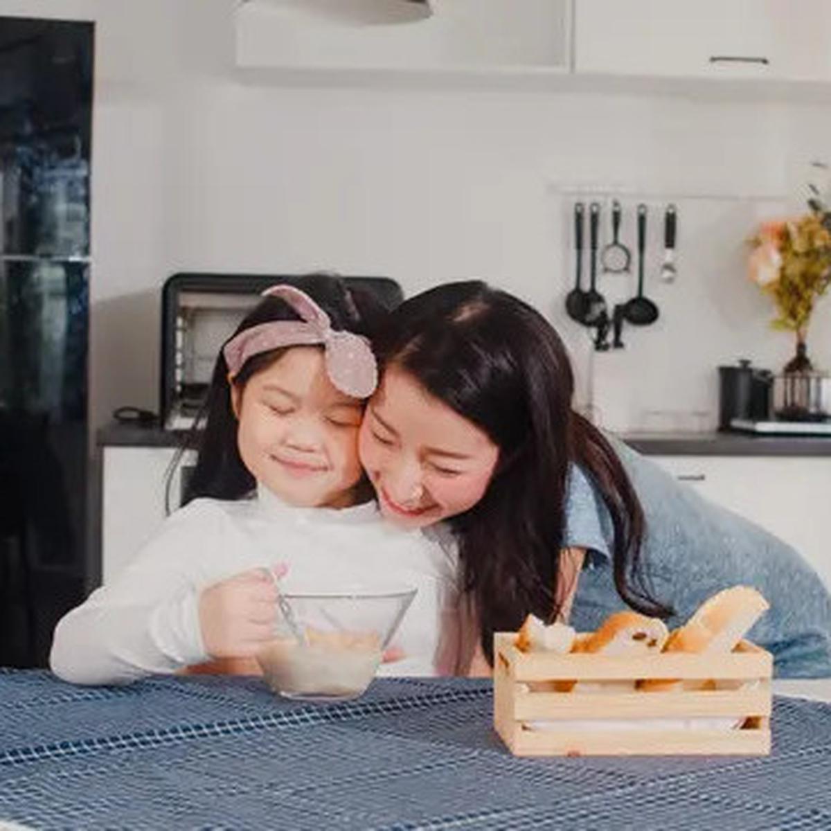Jangan Dibiarkan, Begini Tips Mengatasi Anak yang Suka Menyela Pembicaraan Orang Tua