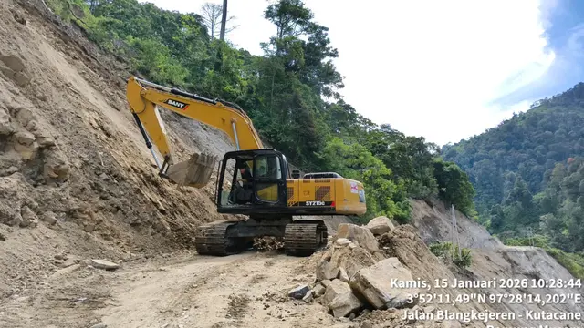 Perbaikan jalan dan jembatan nasional tiga provinsi di Pulau Sumatera yang terdampak bencana banjir dan longsor menunjukkan progres signifikan. (Dok Kementerian PU)
