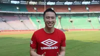 Pemain muda Indonesia yang kini merumput di Belgia, Arthur Irawan, muncul di sesi latihan ringan Semen Padang dan Persija.