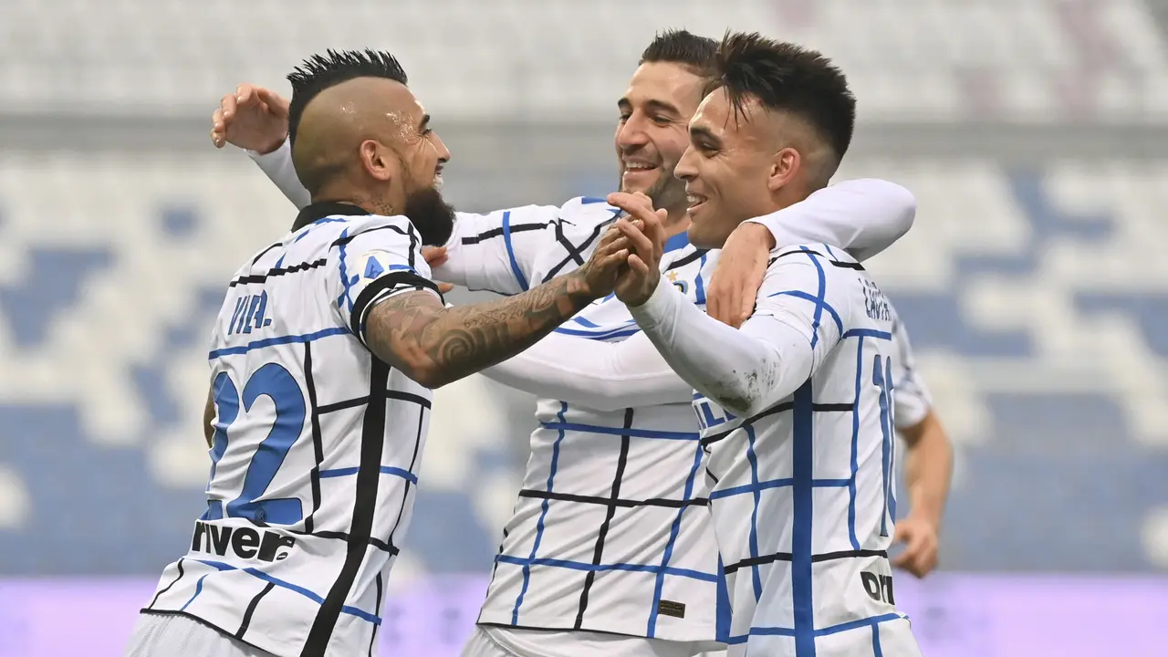 Foto Liga Italia: Kebahagiaan Pemain Inter Milan usai Menang Telak atas Sassuolo
