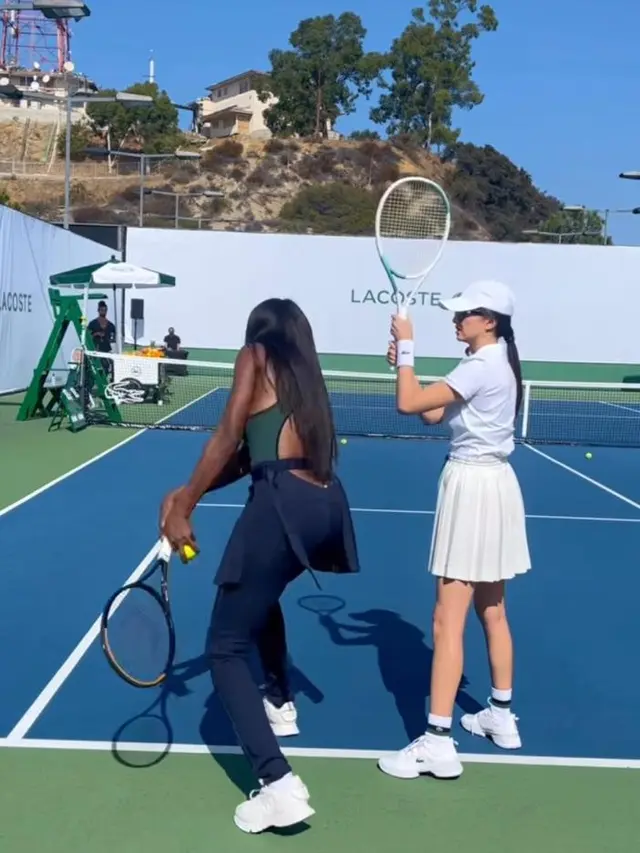 6 Potret Gaya Sporty Raline Shah Main Tennis di Amerika, Diajari Langsung oleh Sang Master Venus Williams