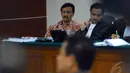 Andi Mallarangeng terlihat kesal saat saksi Wafid Muharram memberikan keterangan bahwa dia pernah diundang ke rumah Andi bahas Hambalang, Pengadilan Tipikor, Jakarta, Senin (5/5/2014) (Liputan6.com/Miftahul Hayat).