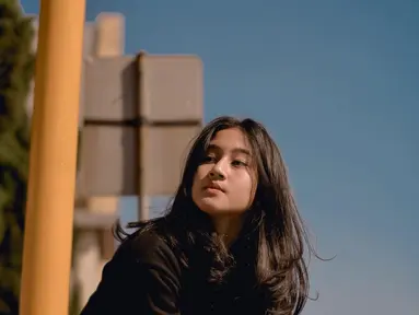 Dengan suaranya yang dinilai unik, Keisya Levronka telah menetapkan langkah demi langkah di dunia musik Tanah Air. (FOTO: instagram.com/keisyalevronka/)