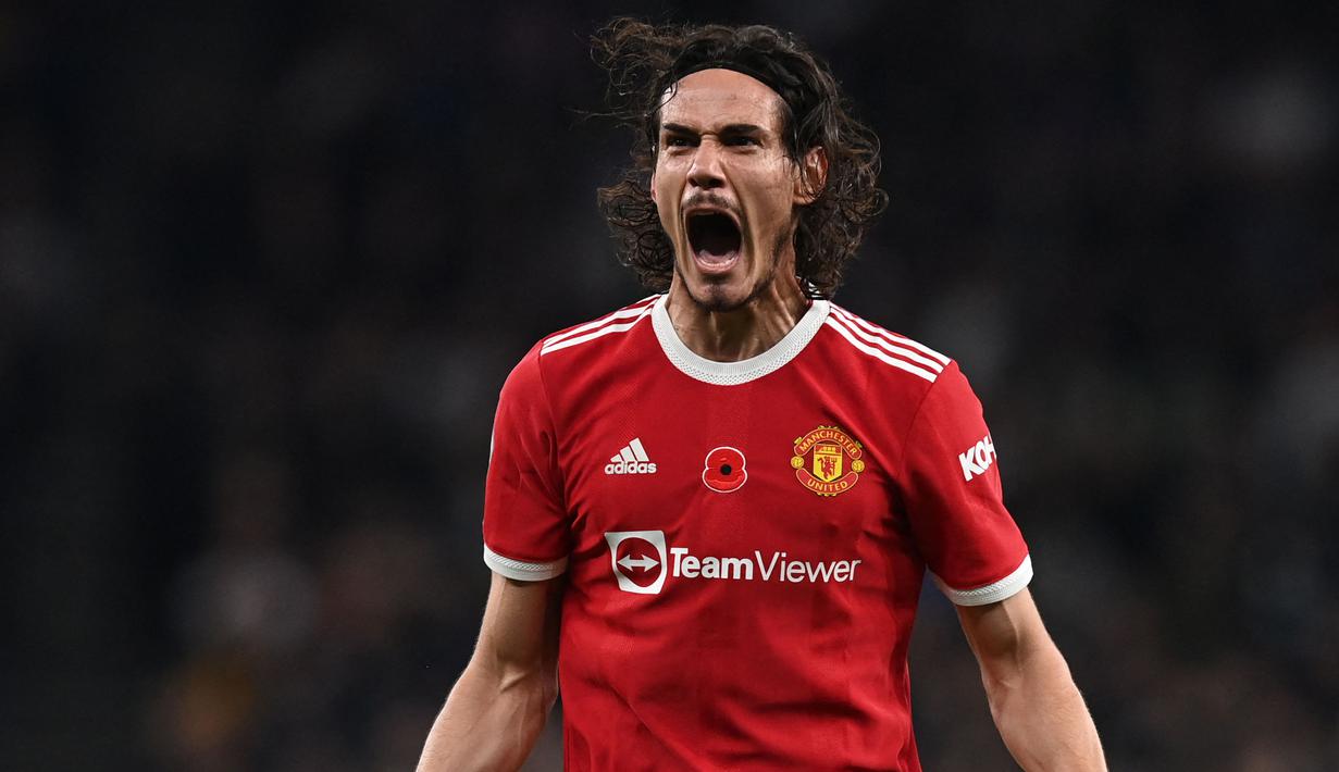 Manchester United menyetujui kontrak lima tahun dengan raksasa teknologi TeamViewer sebagai sponsor utama pada awal musim 2021/22. Kesepakatan itu bernilai 325 juta dolar, yang merupakan kesepakatan jersey terbesar di Liga Inggris berdasarkan pendapatan per tahun. (AFP/Glyn Kirk)