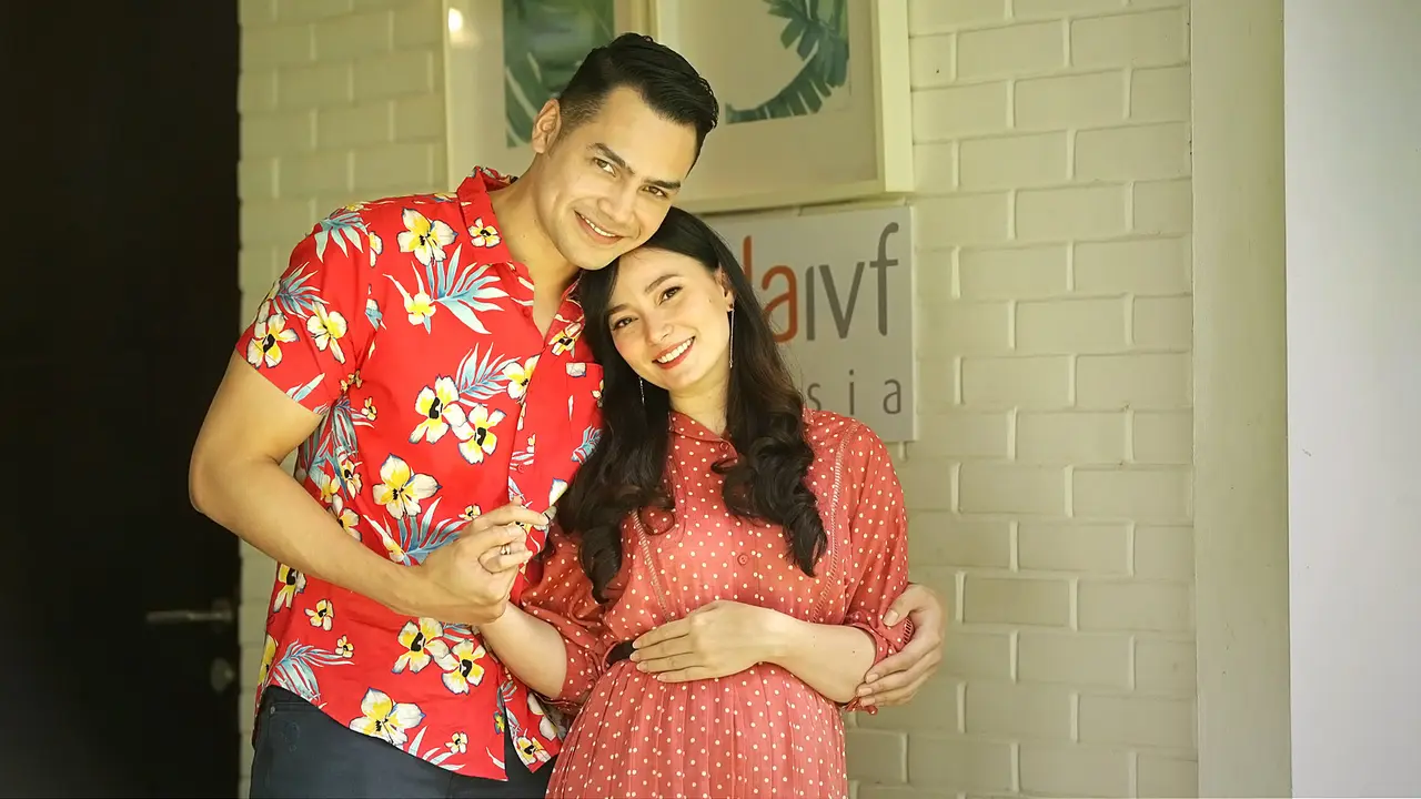 [Fimela] Asmirandah dan Jonas Rivanno