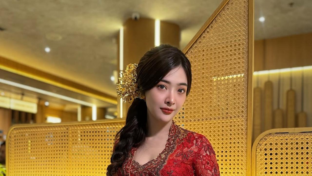 8 Inspirasi Model Kebaya Ala Dara Sarasvati, Cocok untuk Berbagai Momen Istimewa
