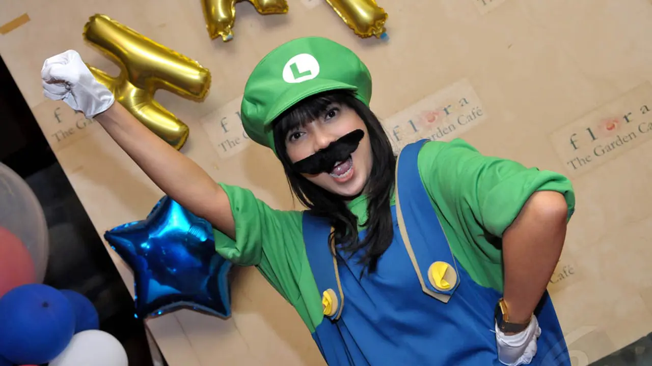 Fitri Tropica Jadi Mario Bros