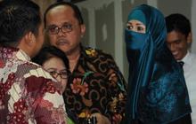 Rosa bersaksi di sidang lanjutan Neneng Sri Wahyuni